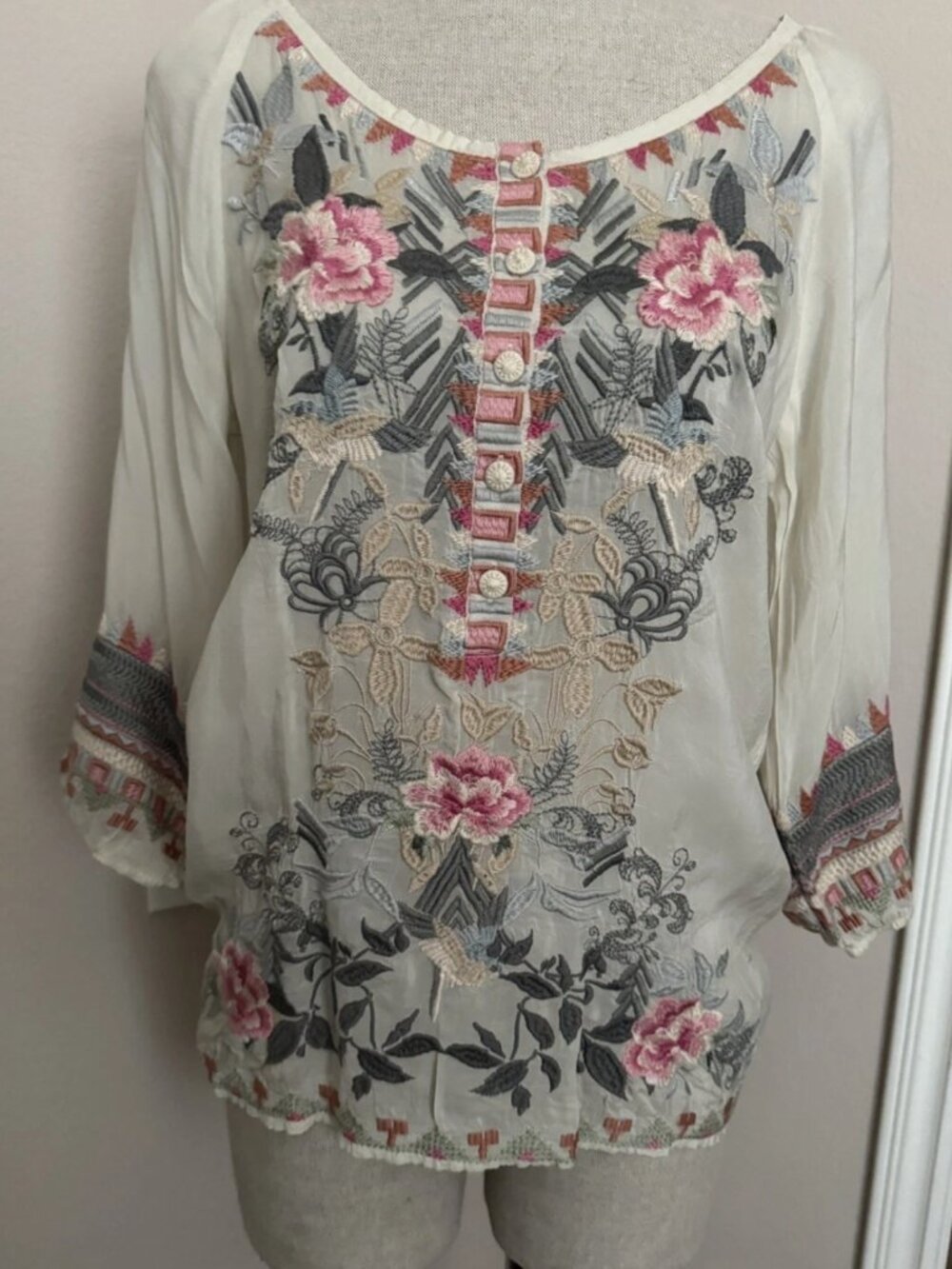 Johnny was boho off white floral embroidered tunic top